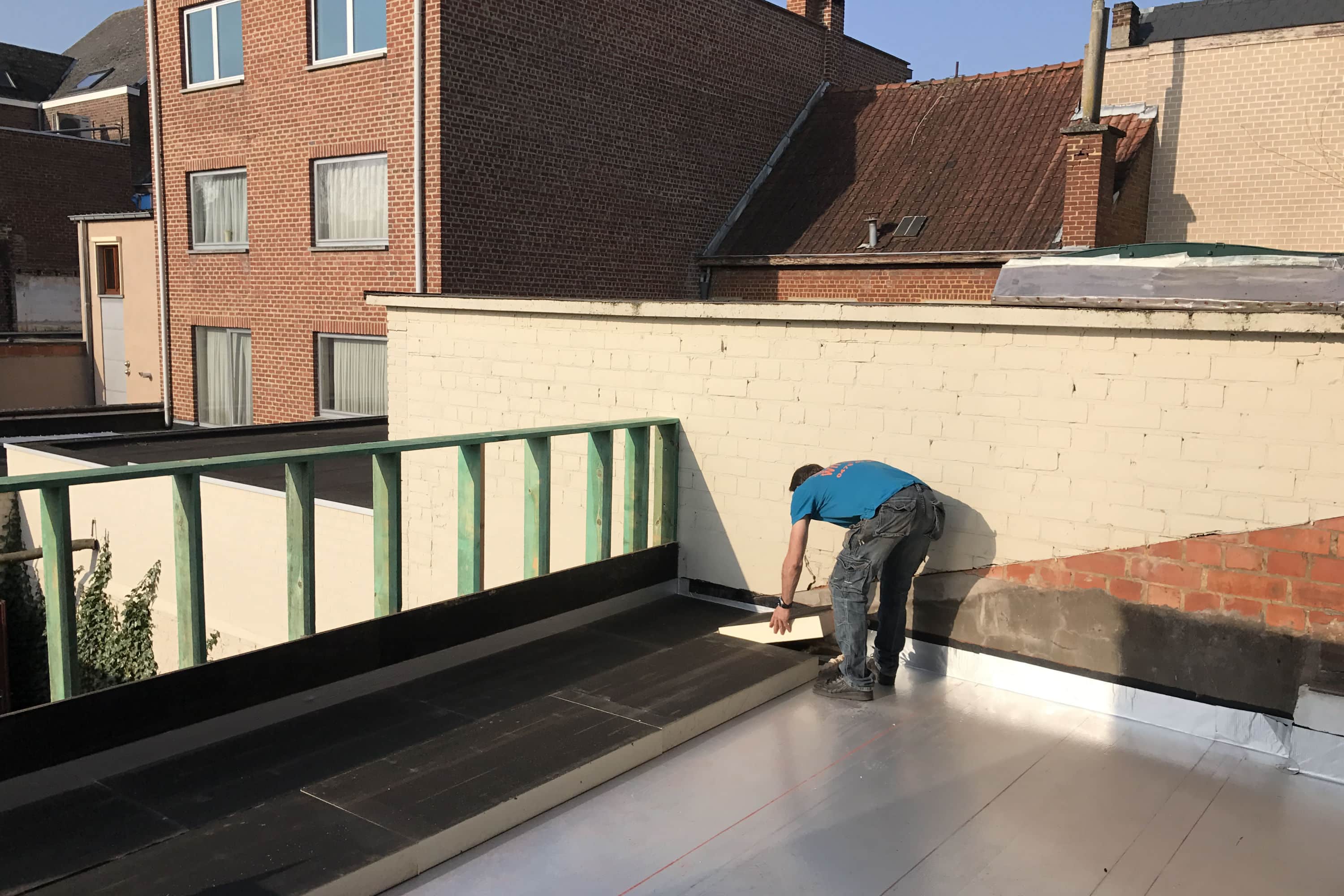 Plat dak isoleren: opbouw en isolatiematerialen